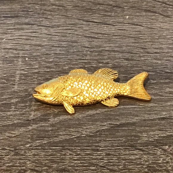 Vintage Gold Tone Fish Pin 2 5/16" Long - Picture 2 of 3